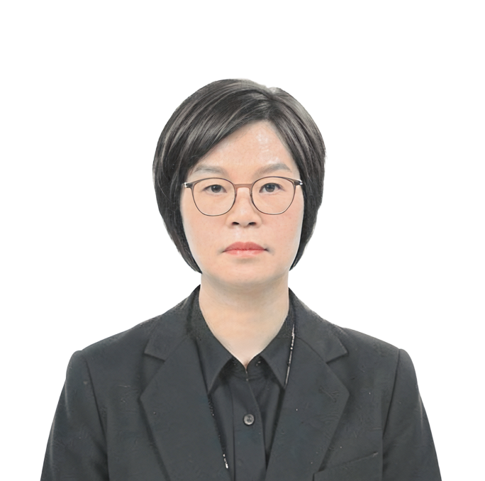 ID photo of Independent Director Hwang, Jeong-Hwa