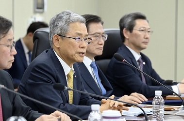 회의를 주재하는 한전 김동철 사장